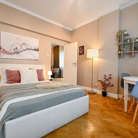 Premium Urban Living - Stylish At Universitate Prime Location Апартаменты Бухарест