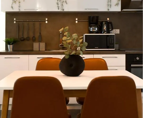 Apartament Premium Urban Living - Stylish At Universitate Prime Location *