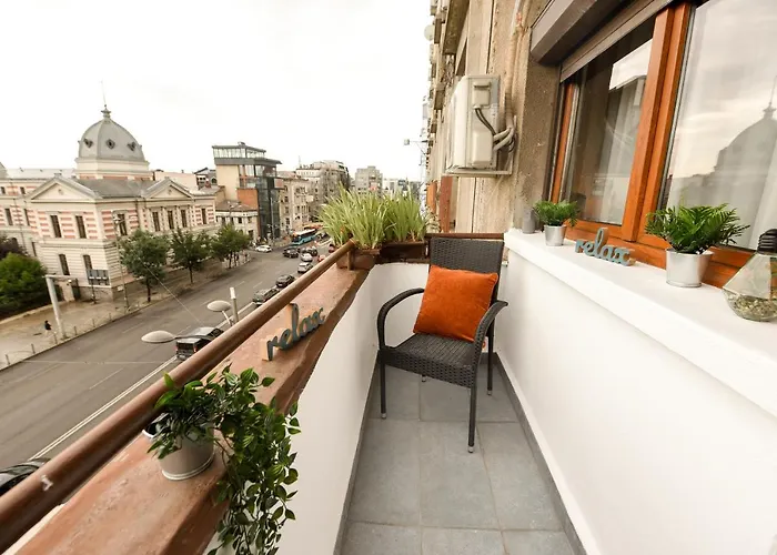 Premium Urban Living - Stylish At Universitate Prime Location